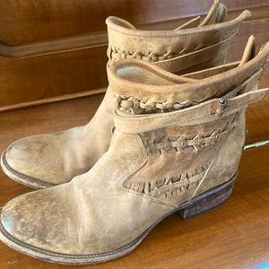 Freebirds Home distressed Leather booties - size 9